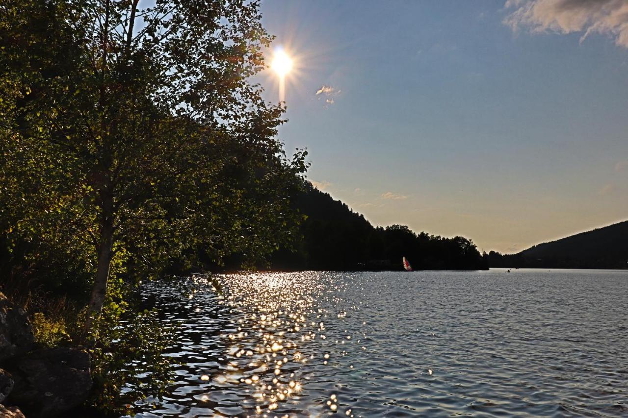 Le batelier du lac Gérardmer Extérieur photo