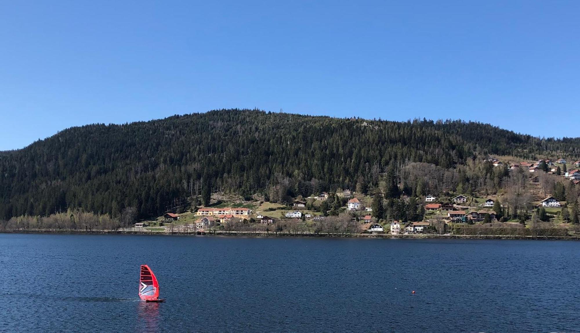 Le batelier du lac Gérardmer Extérieur photo